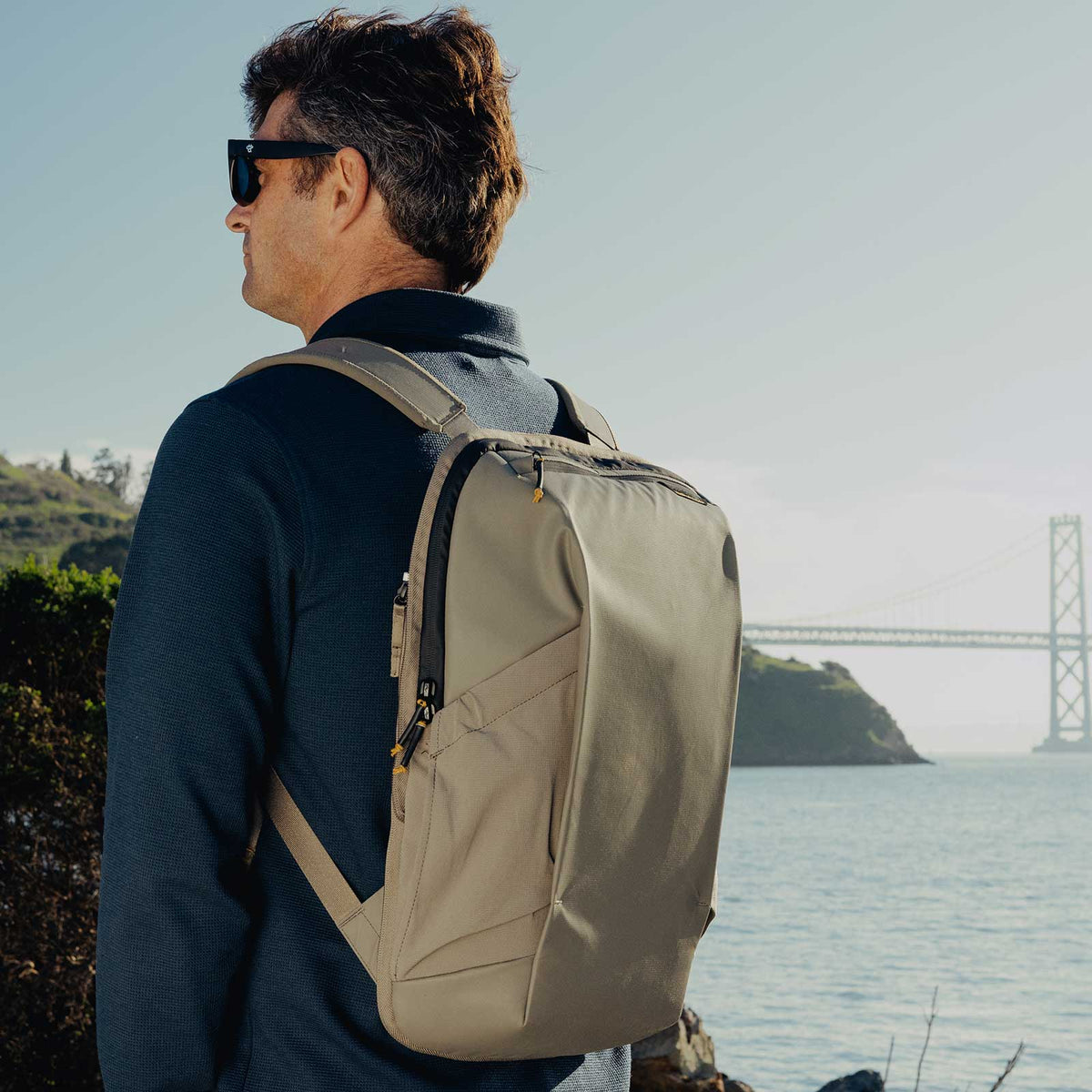 Peak Design Travel Backpack 40L – 2-in-1 Reiserucksack mit Daypack – Rückansicht