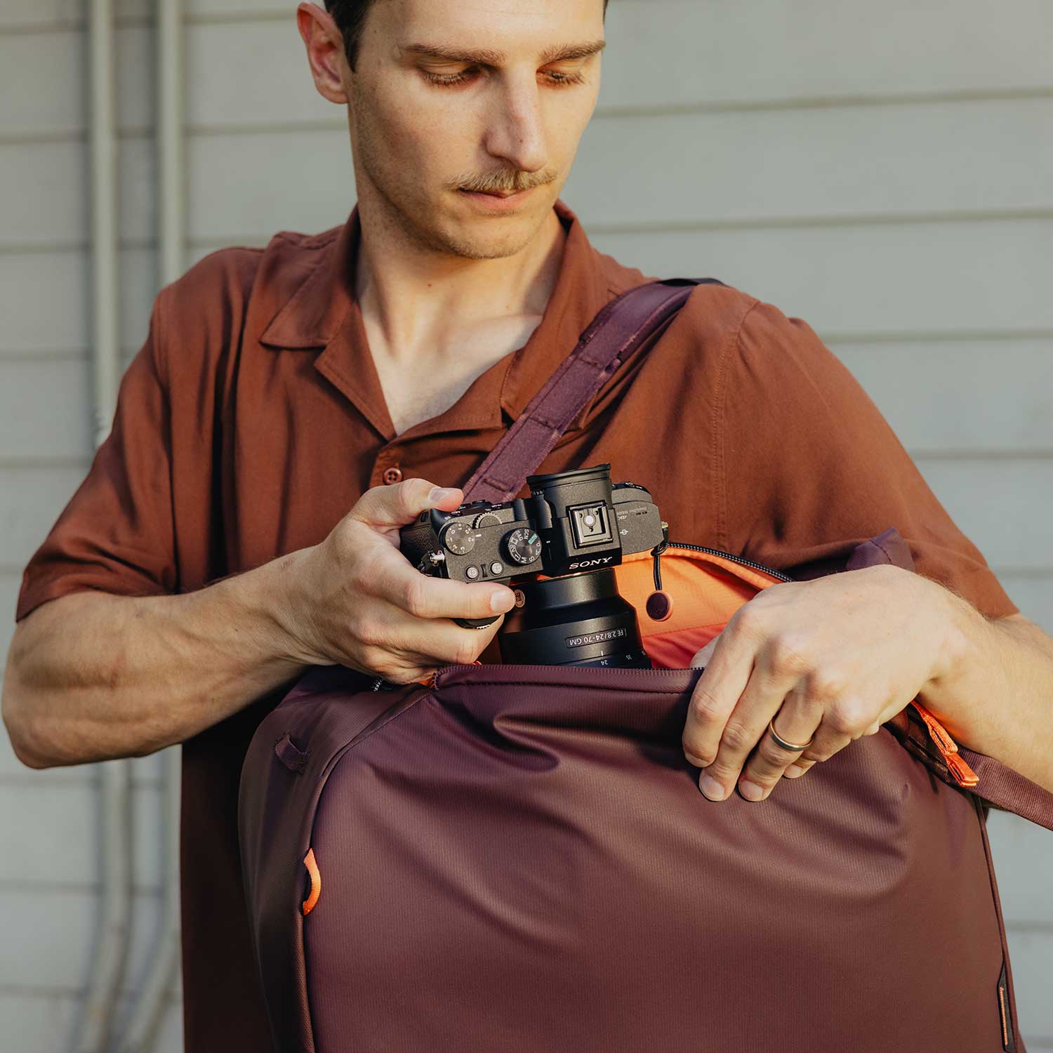 Peak Design Everyday Totepack 20L Eclipse - Kamerarucksack & – Violett violett für Kamera objektiv in violett (Eclipse)