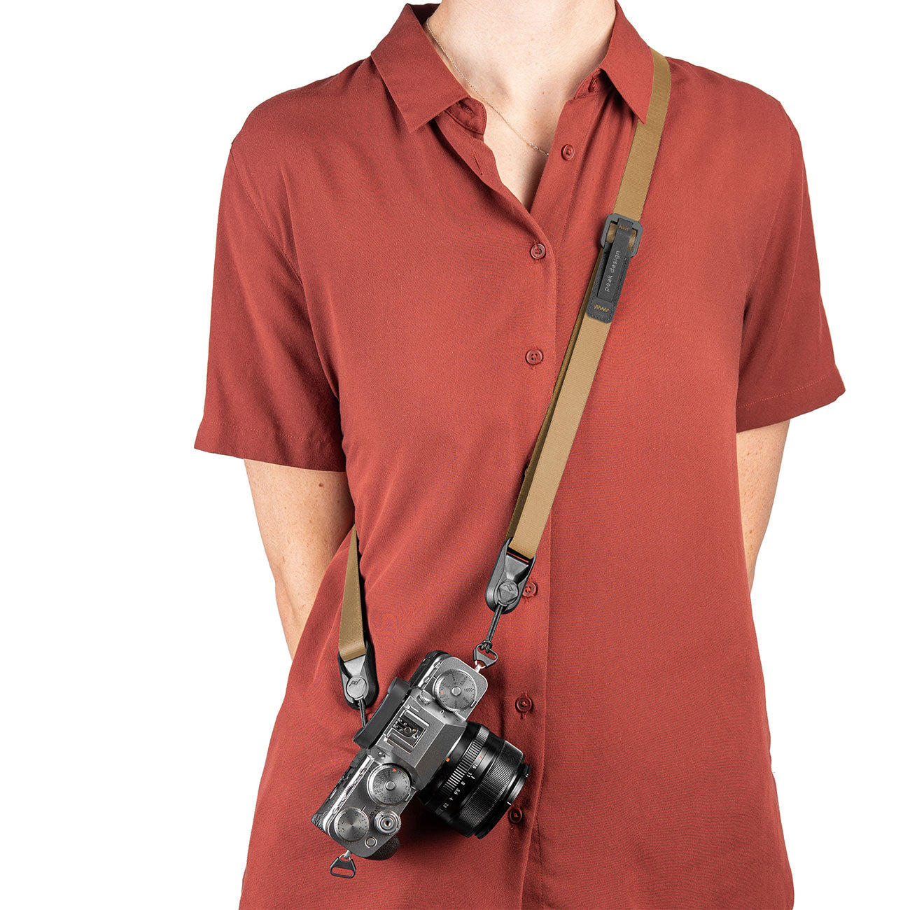 Peak Design Leash – leichter Kameragurt – Mit Trageriemen in coyote-braun