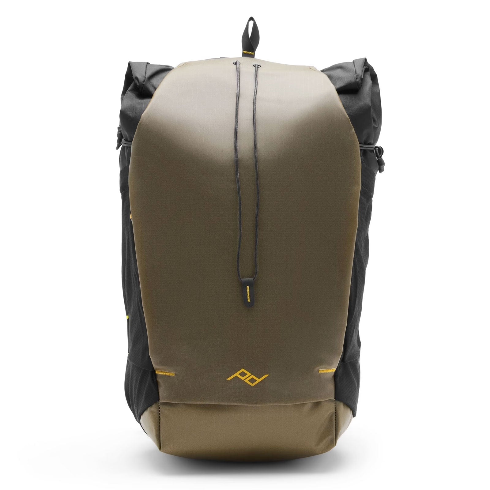 Peak Design Outdoor Backpack 25L – Beim Outdoor-Einsatz in olivgrün – Detailansicht 23
