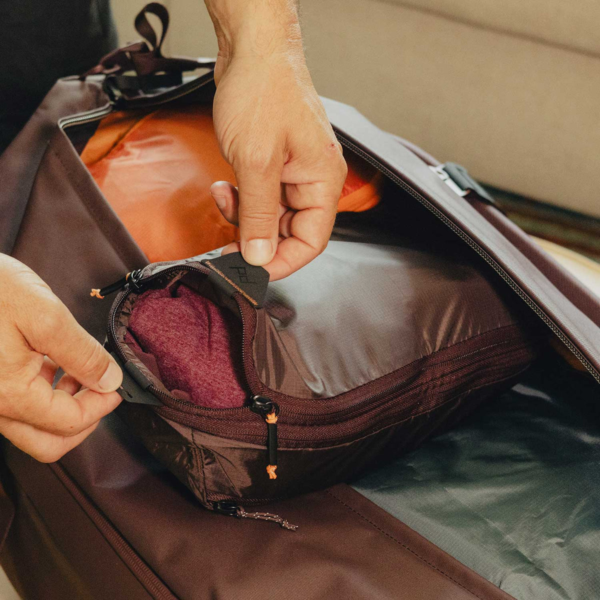 Peak Design Packing Cubes 9L – Packwürfel mit Kompressionsfunktion – Detailansicht