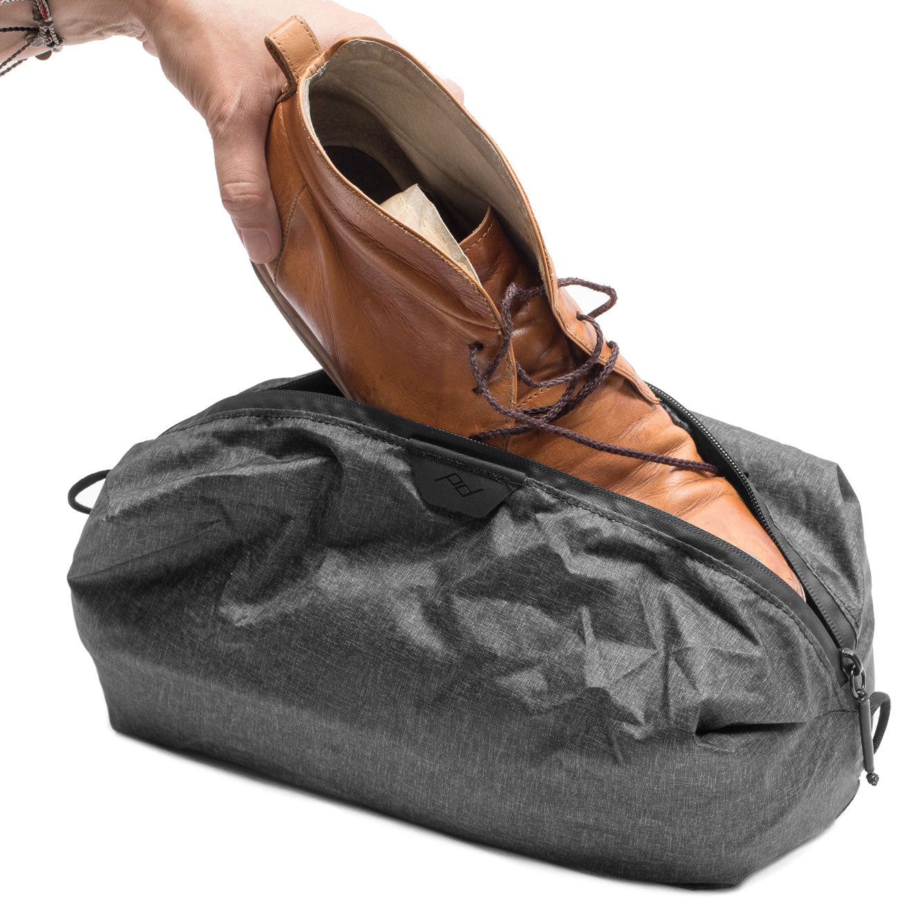 Peak Design Shoe Pouch – Schuhbeutel bis Größe 44, ultraleicht & faltbar in 3 Farben – Detailansicht