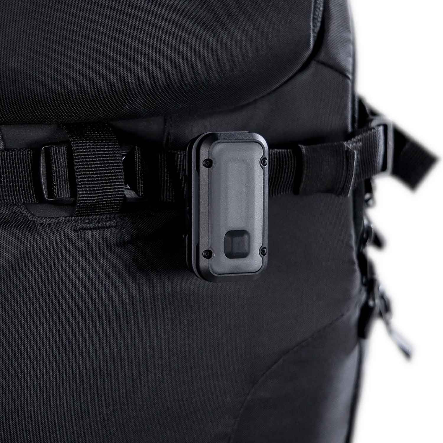 Lupine Rotlicht Pro Rücklicht 120 Lumen – Internationale Version mit Rucksack-Clip – Detailansicht