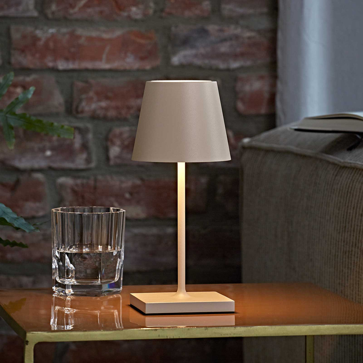 Sigor Nuindie mini – dimmbare Akku-Tischleuchte – Duenenbeige