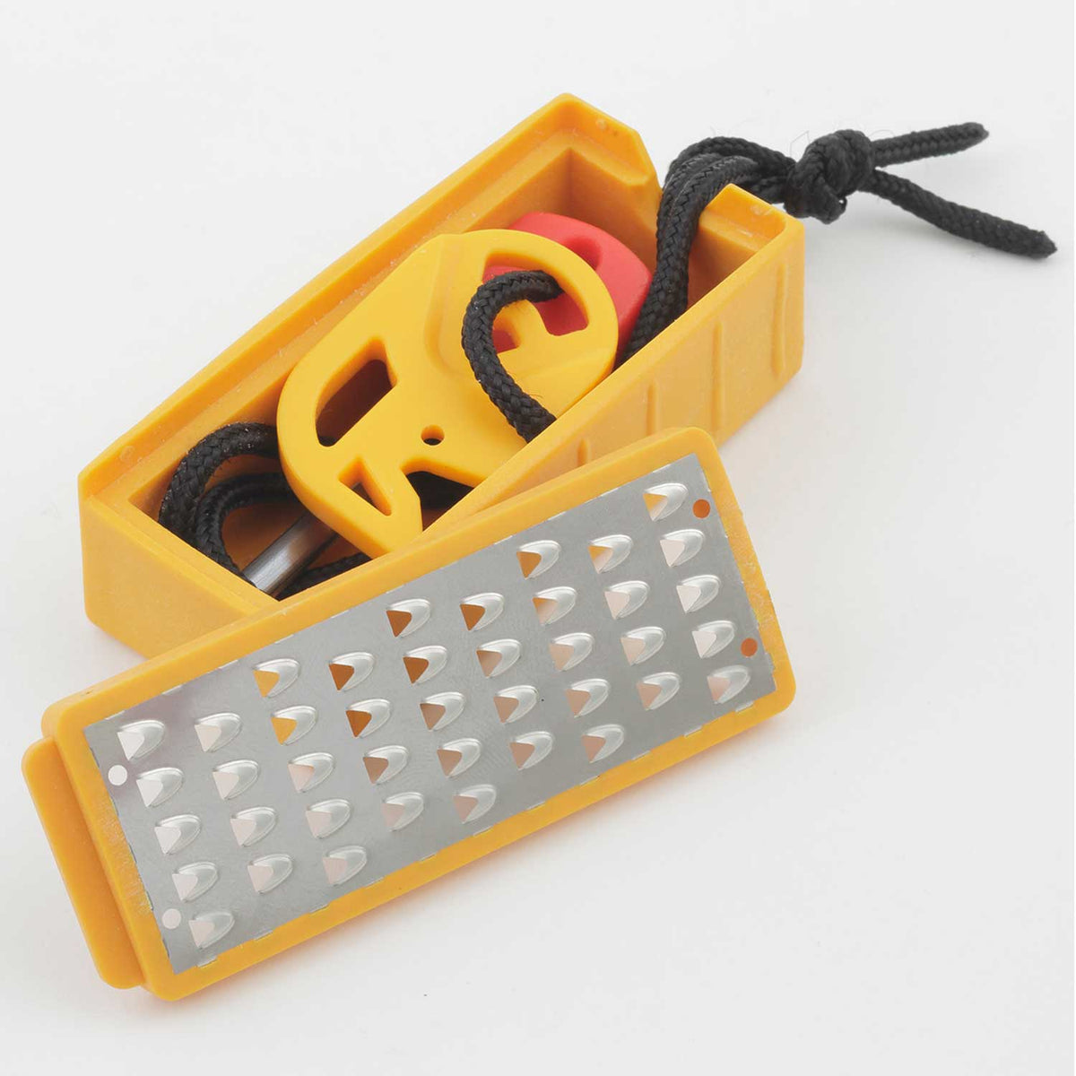 Smith’s Natural Tinder Maker – Feuerstarter-Set mit Zunder-Raspel – Detailansicht