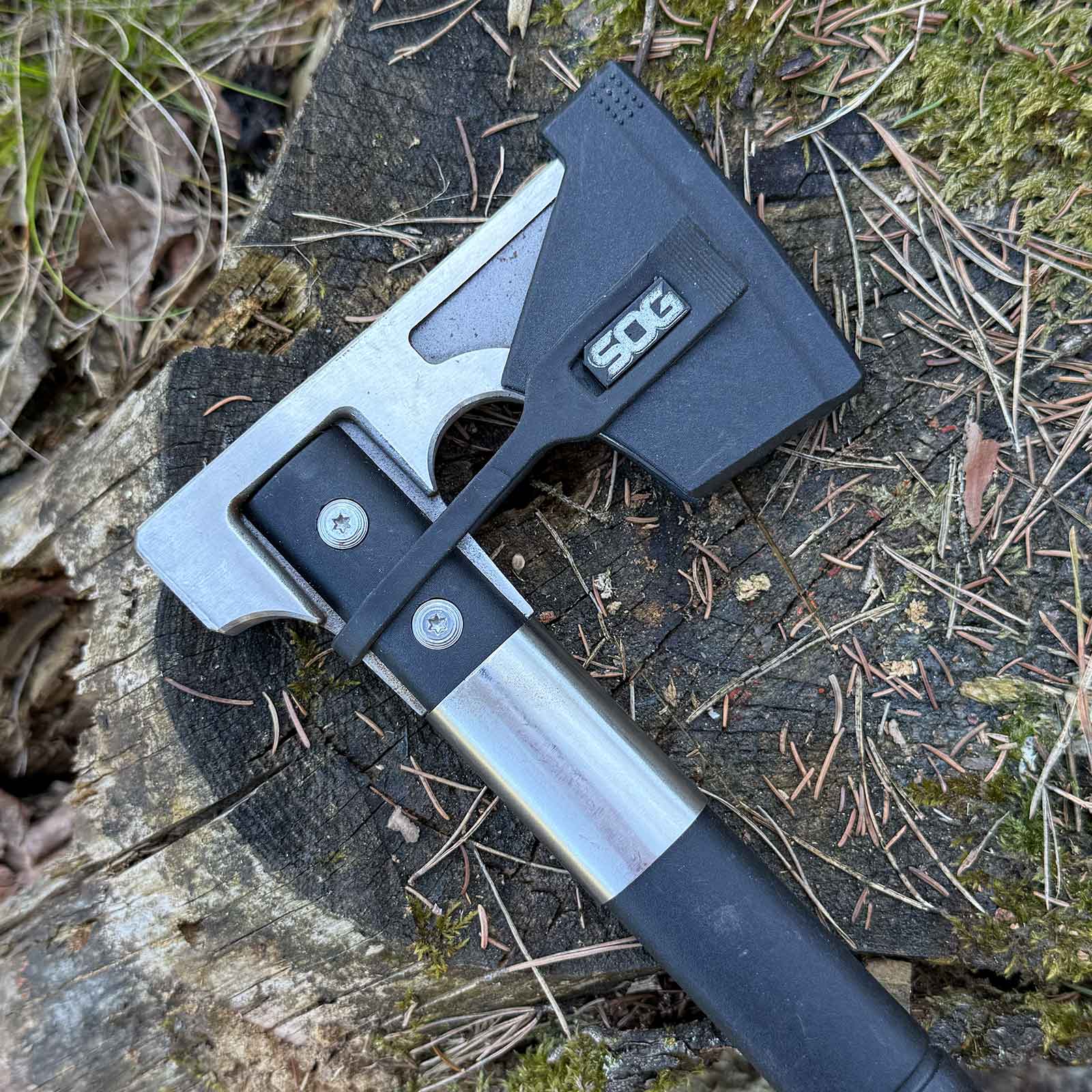 SOG Camp Axe – kompaktes Beil für Outdoor, Bushcraft & Camping – Scheide