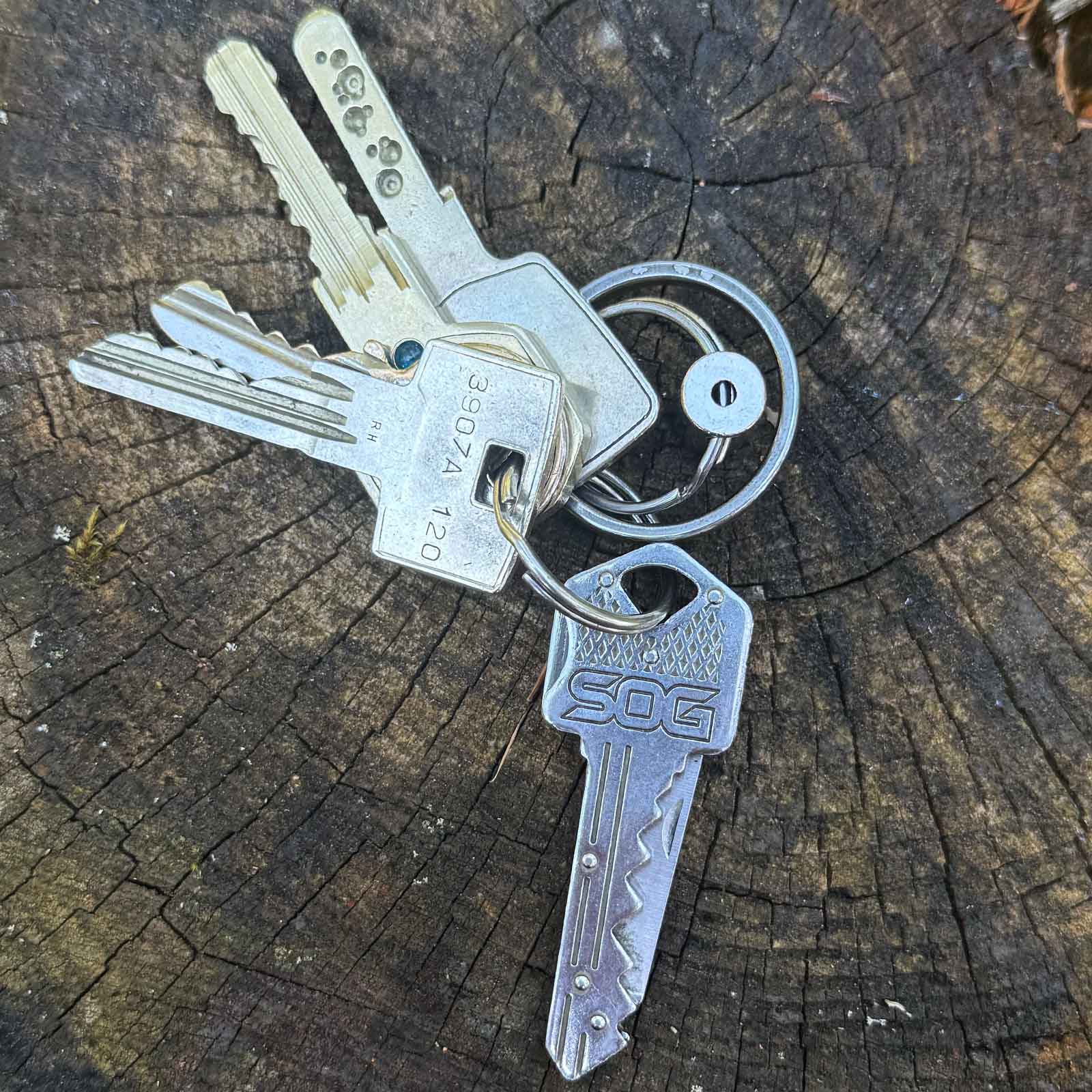 SOG Key Knife Schlüsselanhänger - Mini Taschenmesser im Schlüsselformat in 2 Farben – Sog key knive key