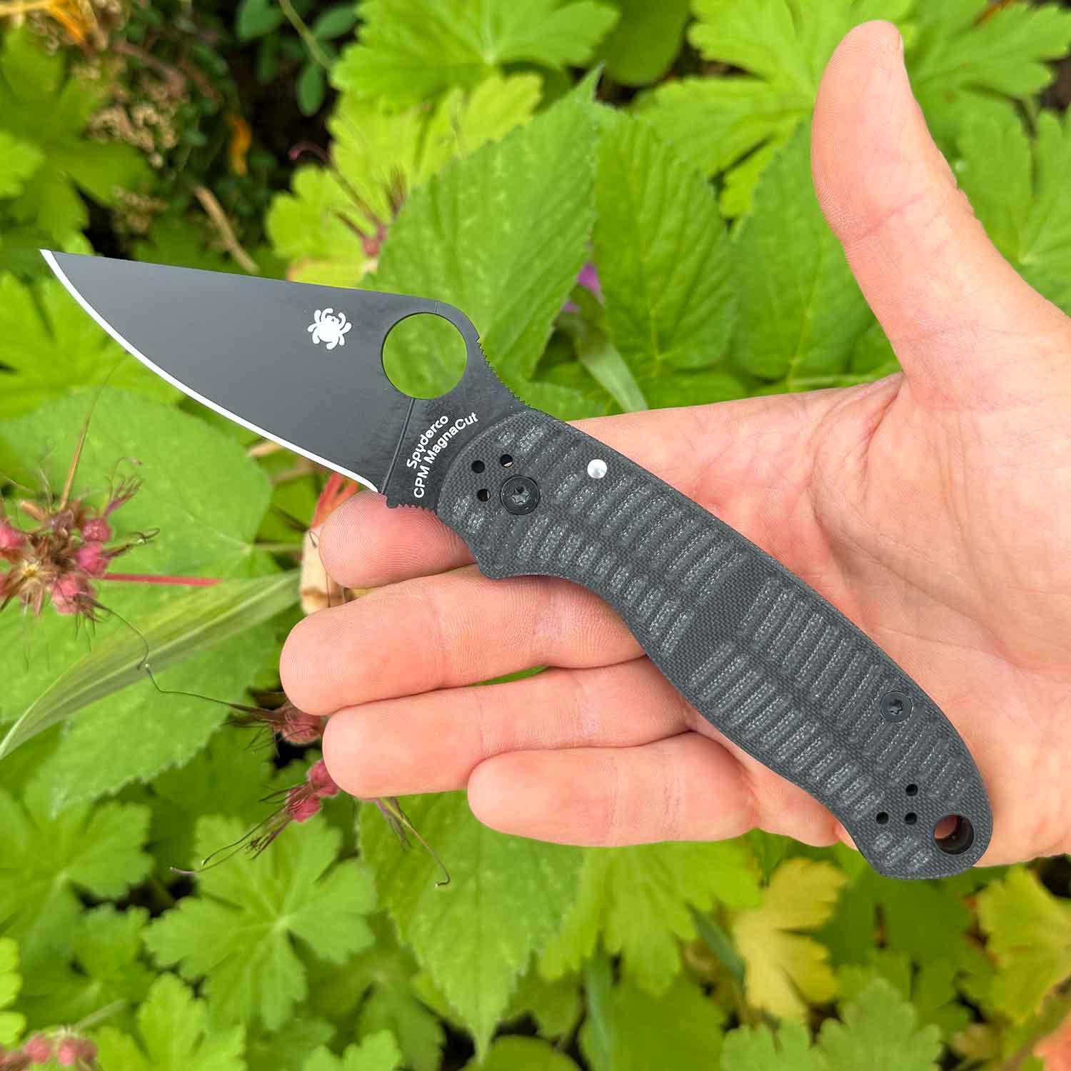 Spyderco Para 3 Salt Black G10 MagnaCut Black Blade Taschenmesser mit Tip-Up Clip – Detailansicht