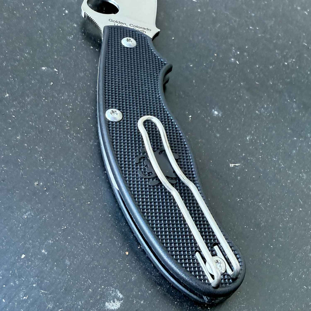 Spyderco UK Pen Knife – leichtes Slipjoint-Taschenmesser mit umsetzbarem Clip – Detailansicht