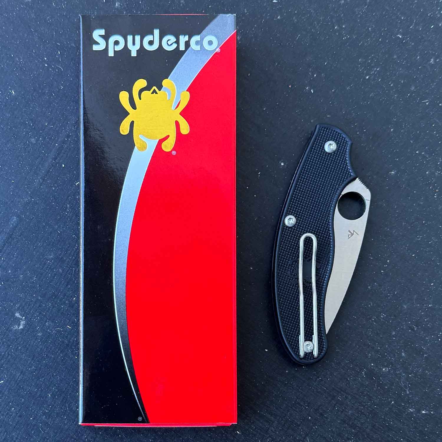 Spyderco UK Pen Knife – leichtes Slipjoint-Taschenmesser mit umsetzbarem Clip – Detailansicht