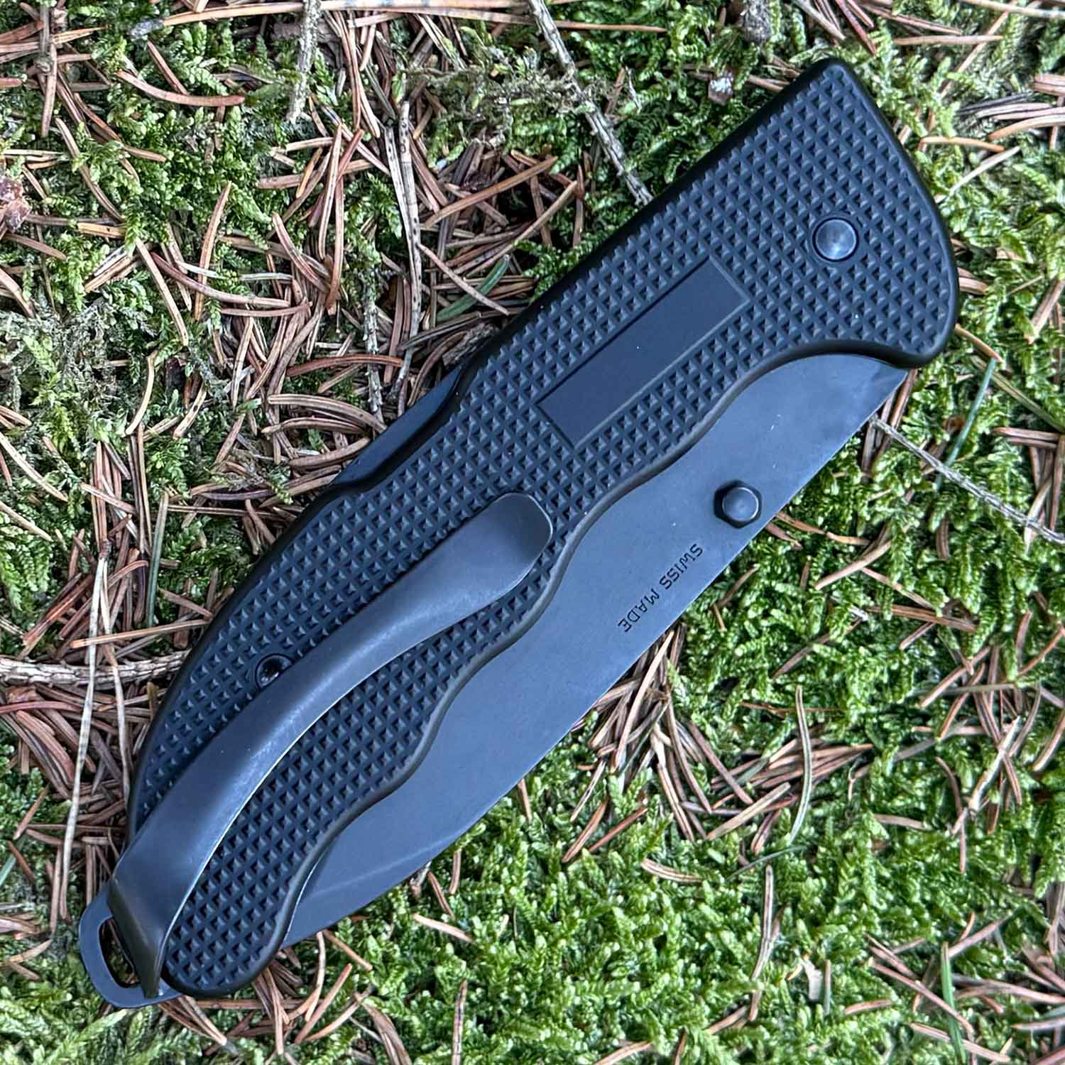 Victorinox Evoke BSH Alox - robustes Schweizer Taschenmesser – Farbvariante schwarz, Clip und Befestigung