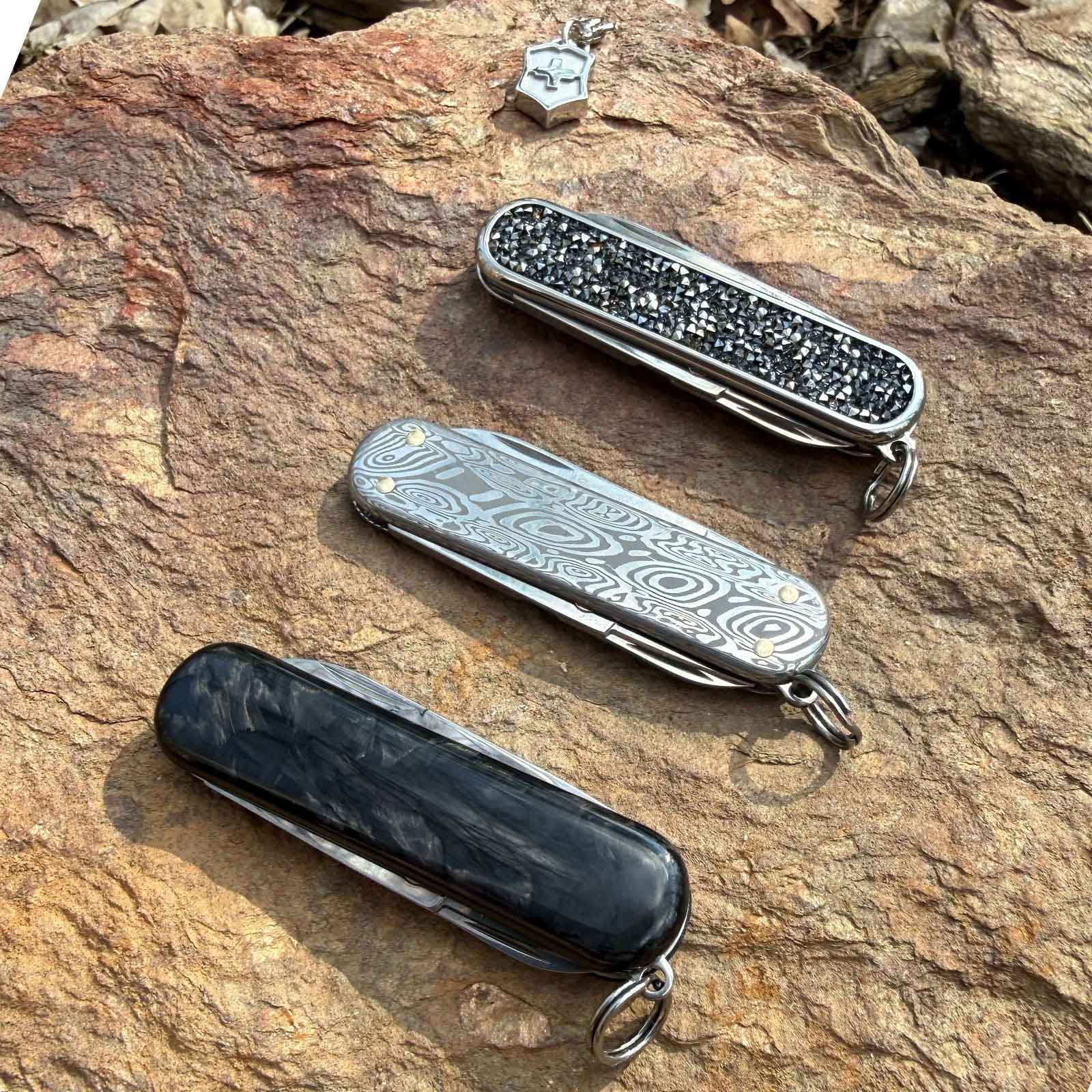 Victorinox Classic SD Brilliant Taschenmesser in 3 Varianten - Limited Edition – Produktansicht des Messers – Detailansicht 7