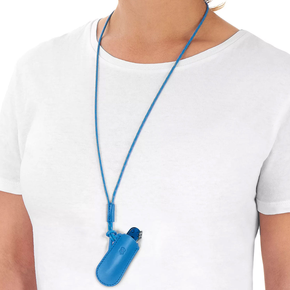 Victorinox Lederetui mit Kordel für Classic Taschenmesser in 5 Farben – Detailansicht