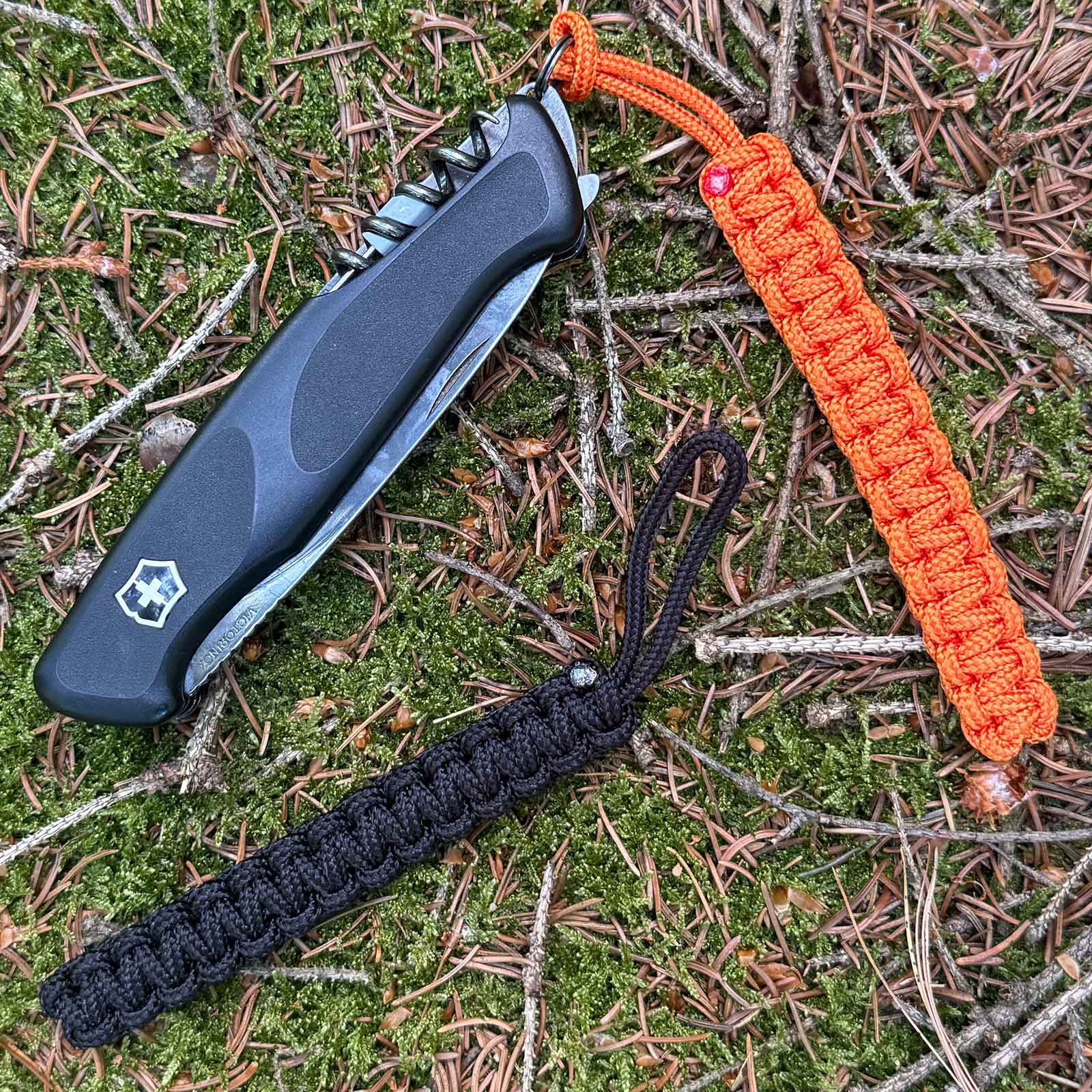 Victorinox Paracord-Anhänger – 11 cm Trageschlaufe für Taschenmesser in 5 Farben, Farbe rot – Victorinox paracord anhaenger nylon