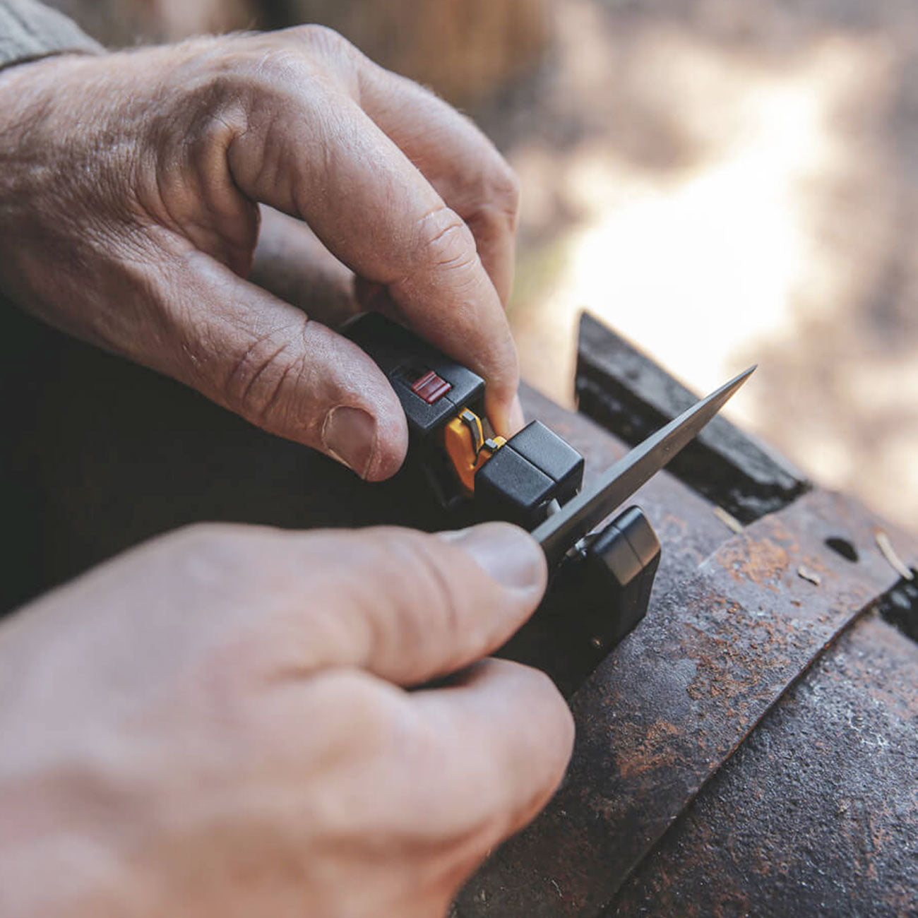 Work Sharp Pivot Plus – Kompaktes 3-in-1 Messerschärfgerät – Detailansicht